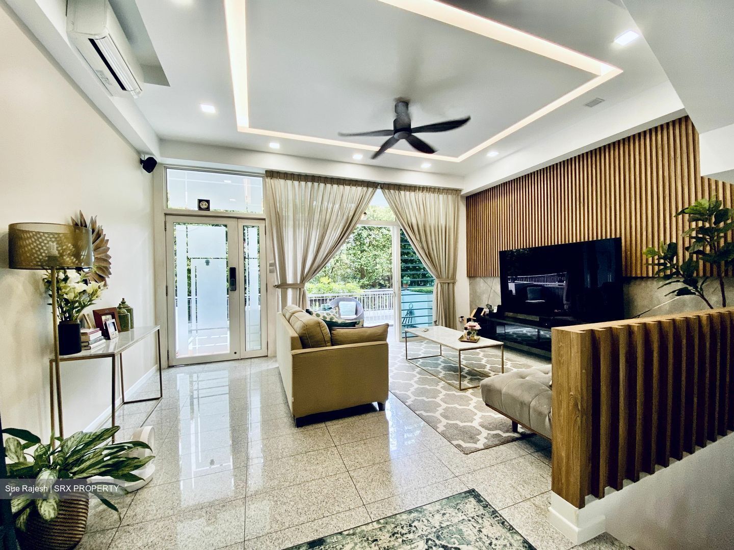 The Shaughnessy (D27), Terrace #356820571